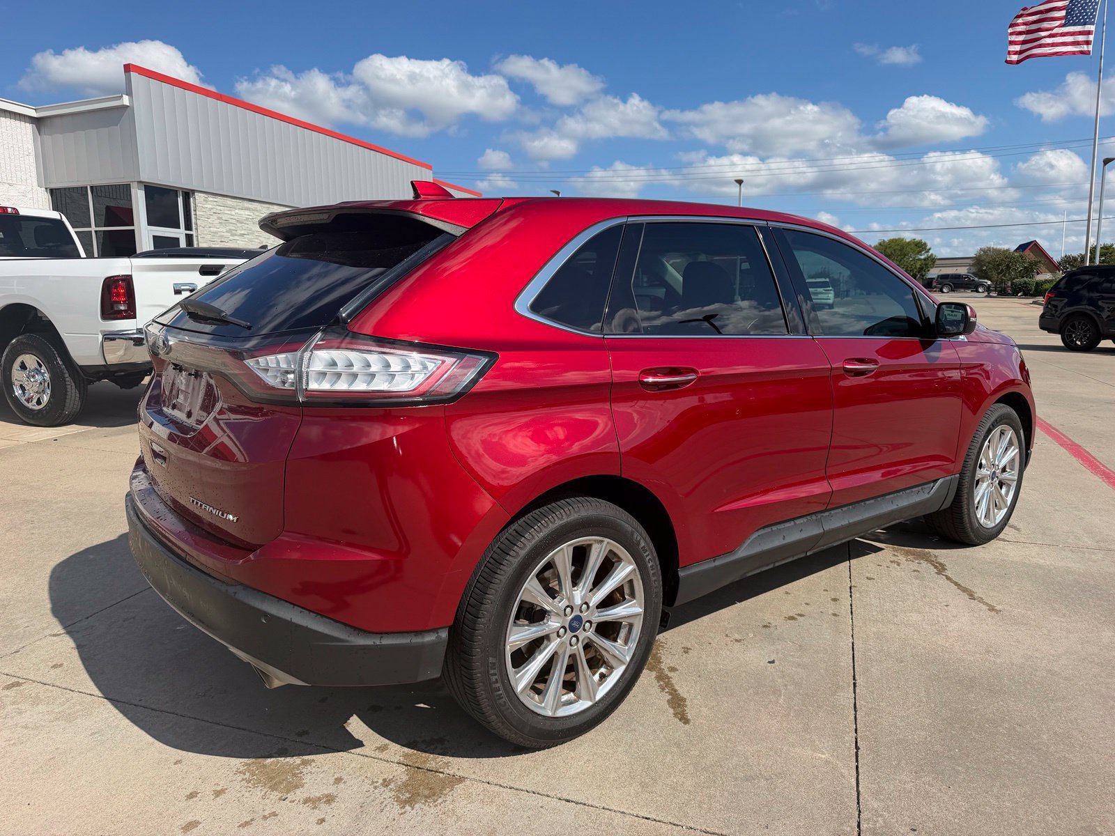 Used 2017 Ford Edge Titanium w/ Equipment Group 301A FWD image 5