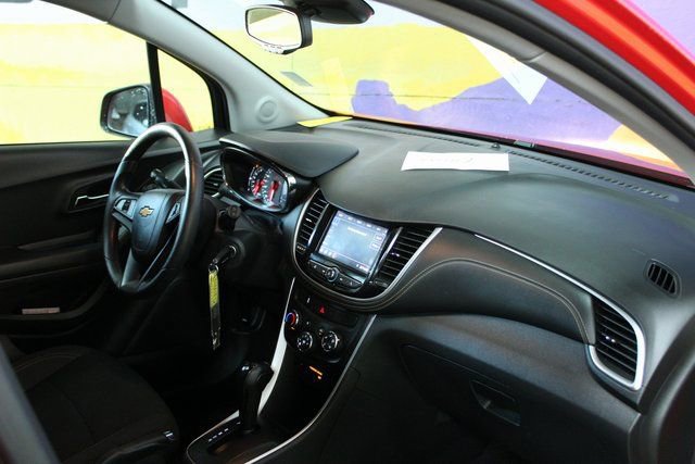 Used 2020 Chevrolet Trax LS w/ Tint and Cruise Package image 10