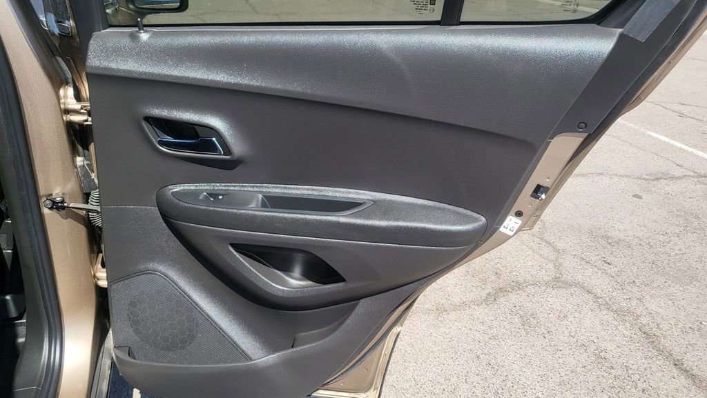 Used 2018 Chevrolet Trax LT w/ Driver Confidence Package image 18