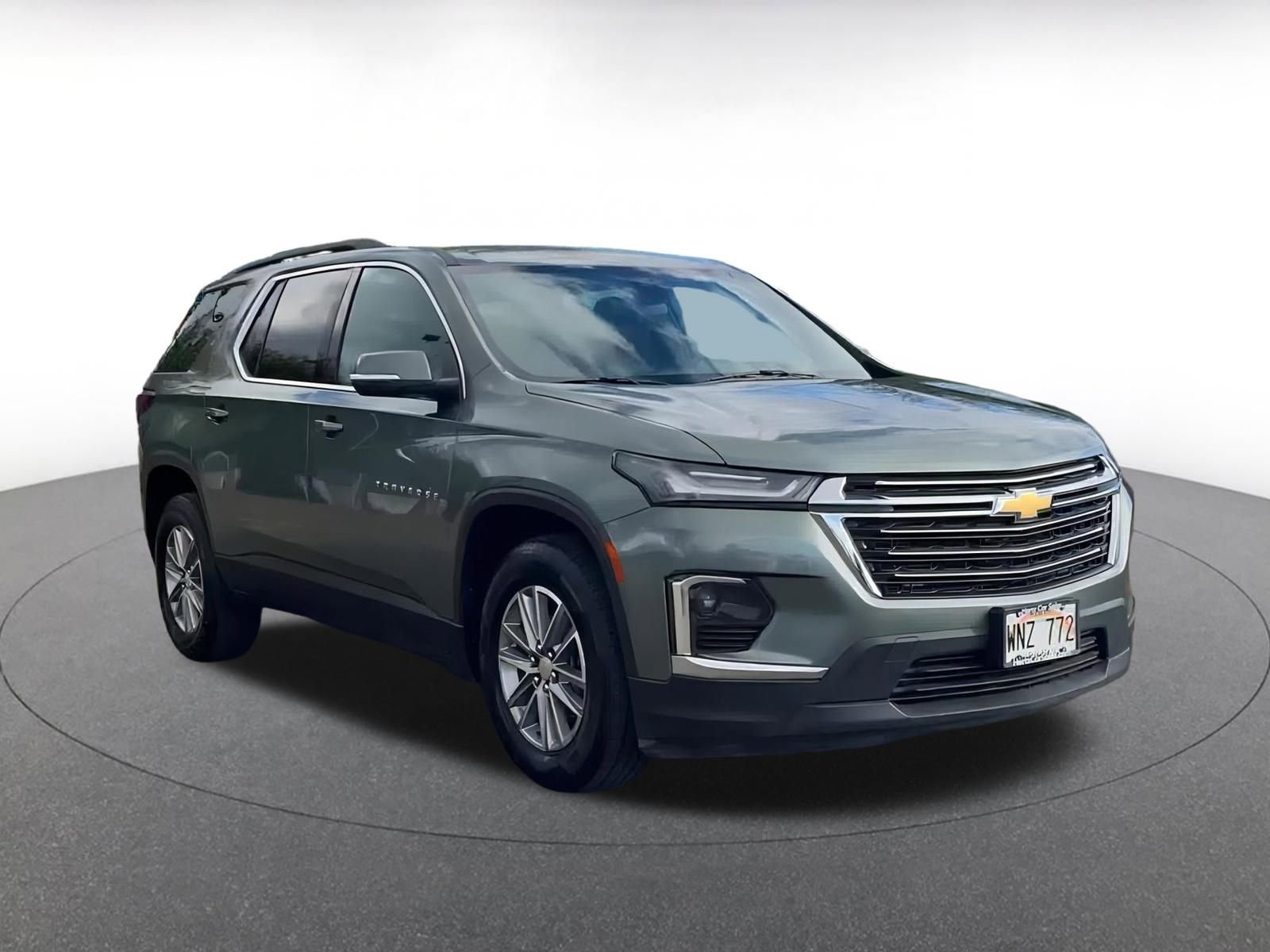 Used 2023 Chevrolet Traverse LT image 3
