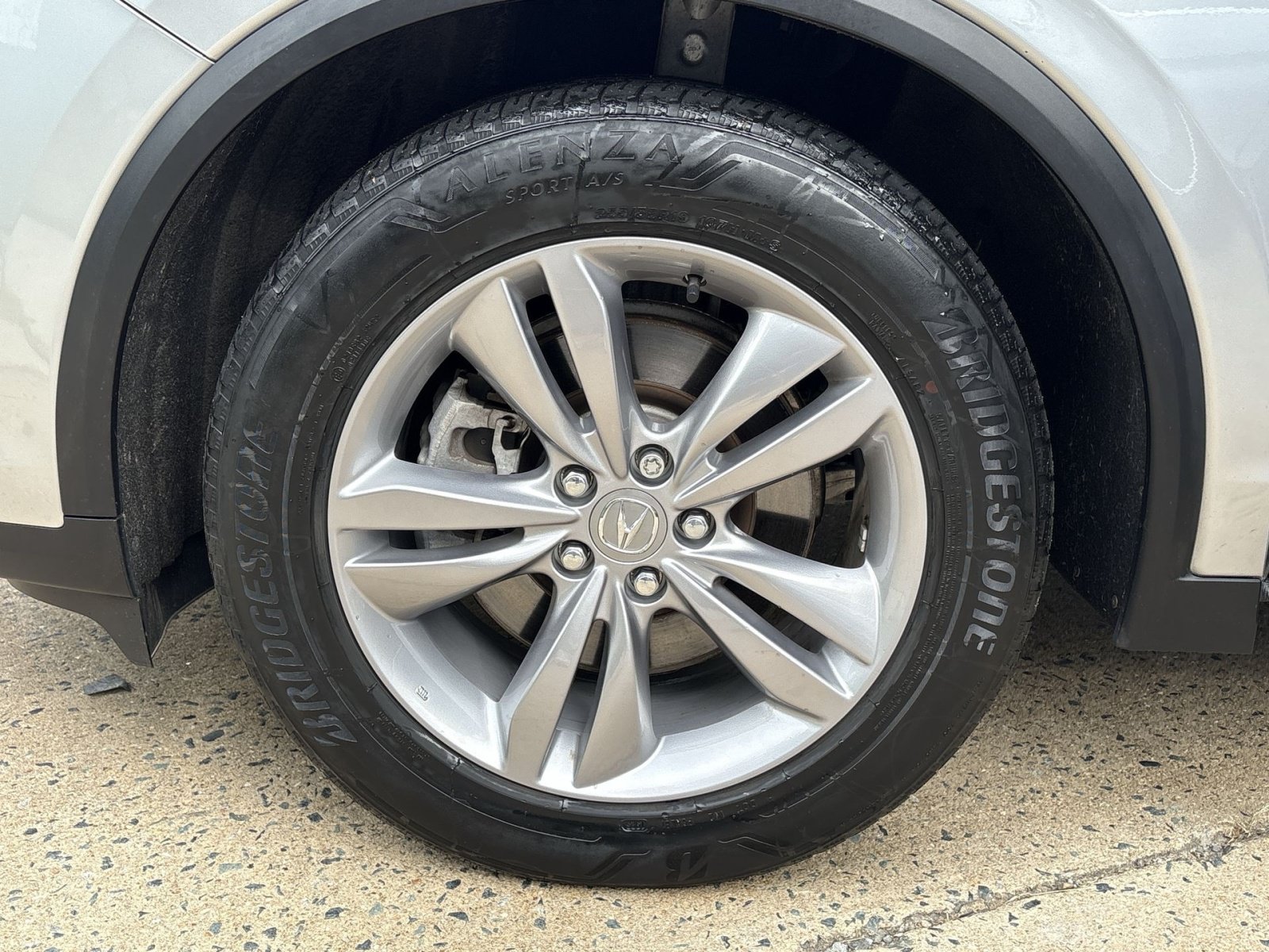 Used 2024 Acura MDX SH-AWD image 15