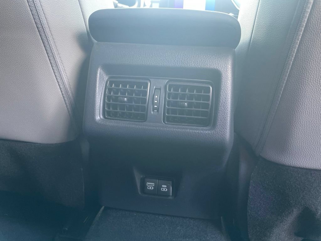 Used 2025 Toyota Camry SE w/ Convenience Package FWD image 20