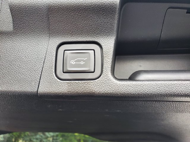 Certified 2021 GMC Acadia SLE w/ Driver Convenience Package FWD image 12