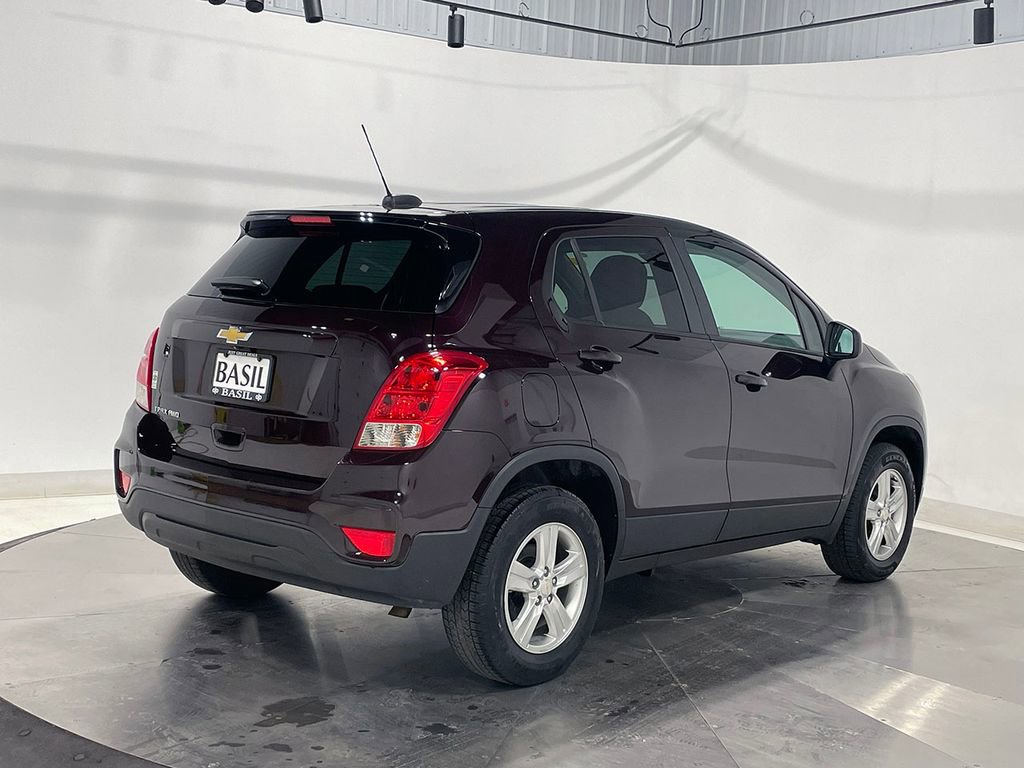Used 2021 Chevrolet Trax LS w/ Tint and Cruise Package AWD/4WD image 11