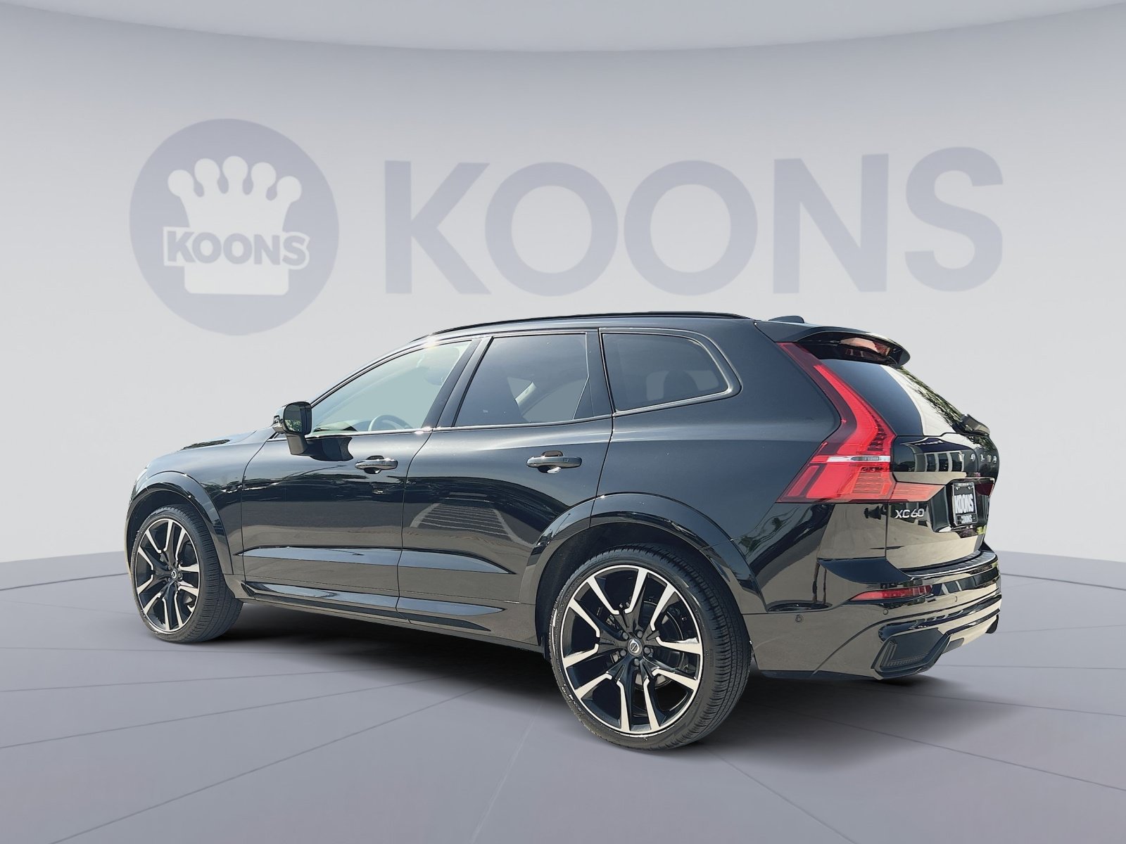 Certified 2024 Volvo XC60 B5 Ultimate w/ Protection Package Premier AWD/4WD image 4
