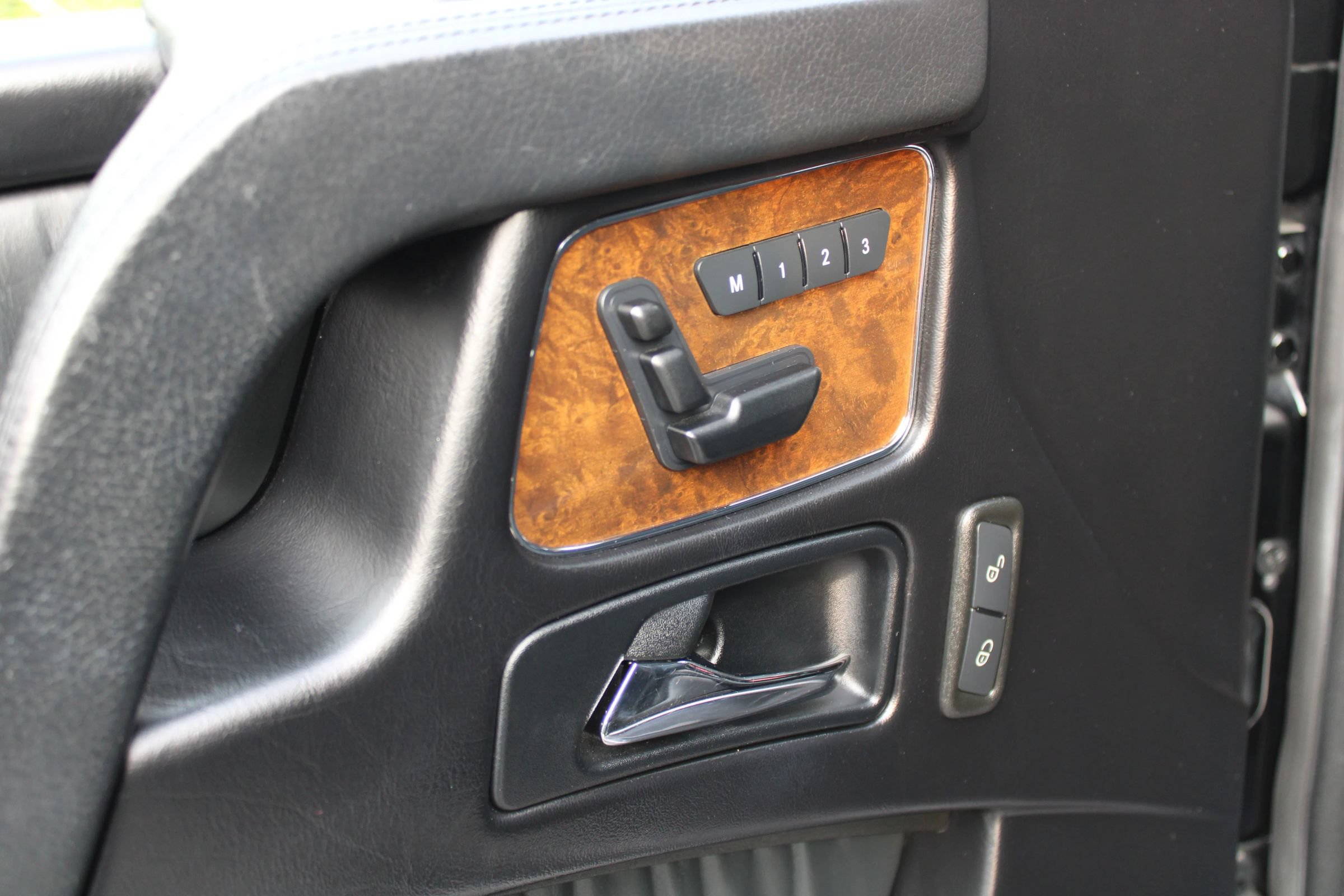 Used 2015 Mercedes-Benz G 550 image 20