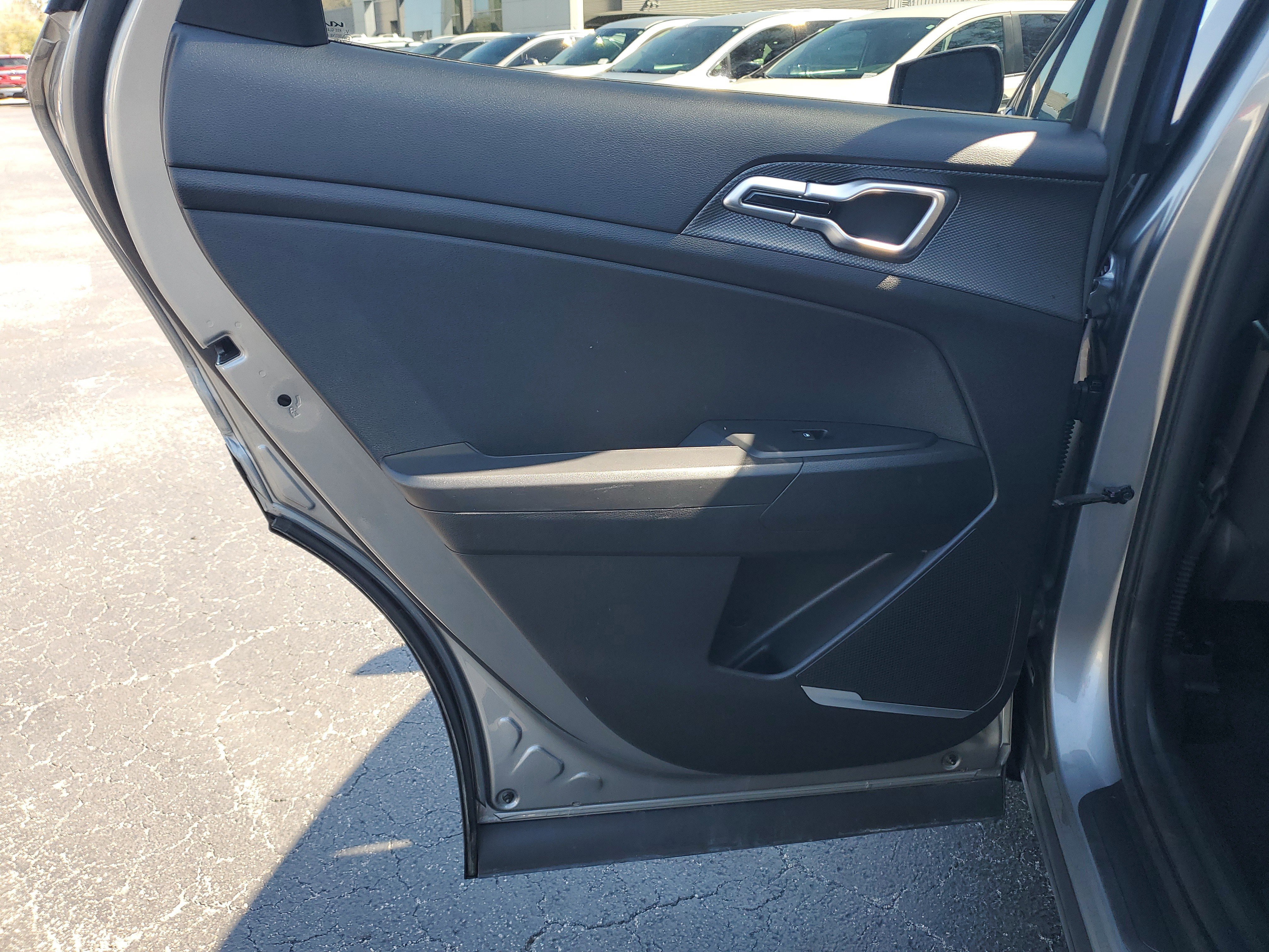 Used 2024 Kia Sportage LX image 21