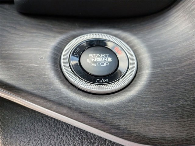 New 2025 Jeep Grand Cherokee Limited w/ Black Appearance Package image 20