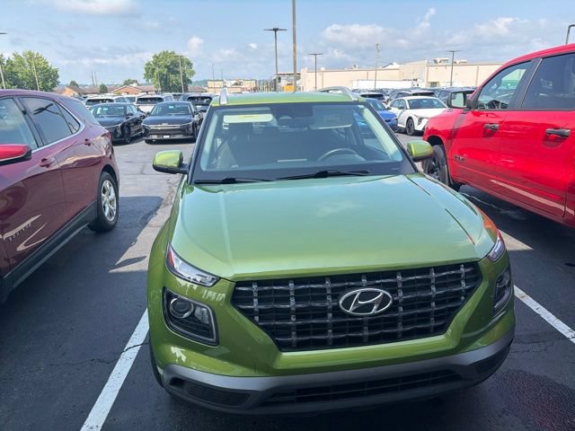 Used 2024 Hyundai Venue SEL FWD image 5