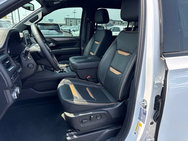 Used 2024 GMC Yukon XL AT4 w/ Technology Package AWD/4WD image 19