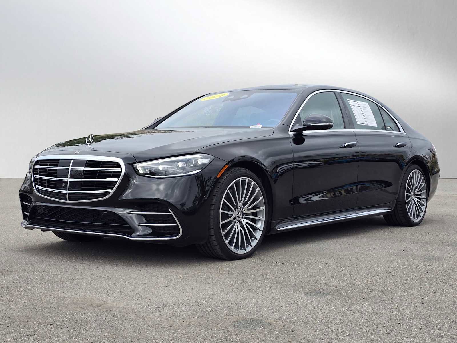 Used 2024 Mercedes-Benz S 580 4MATIC Sedan image 3