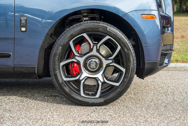 Used 2023 Rolls-Royce Cullinan Black Badge w/ Leather Finishing Pack image 58