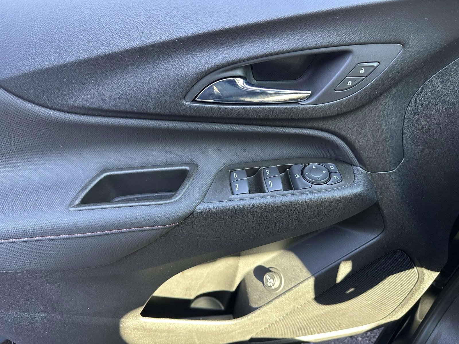 Certified 2023 Chevrolet Equinox RS image 2