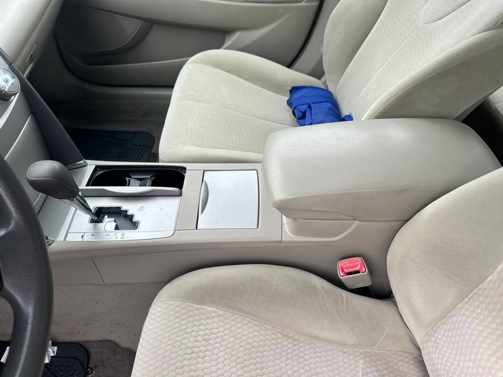 Used 2010 Toyota Camry LE FWD image 18