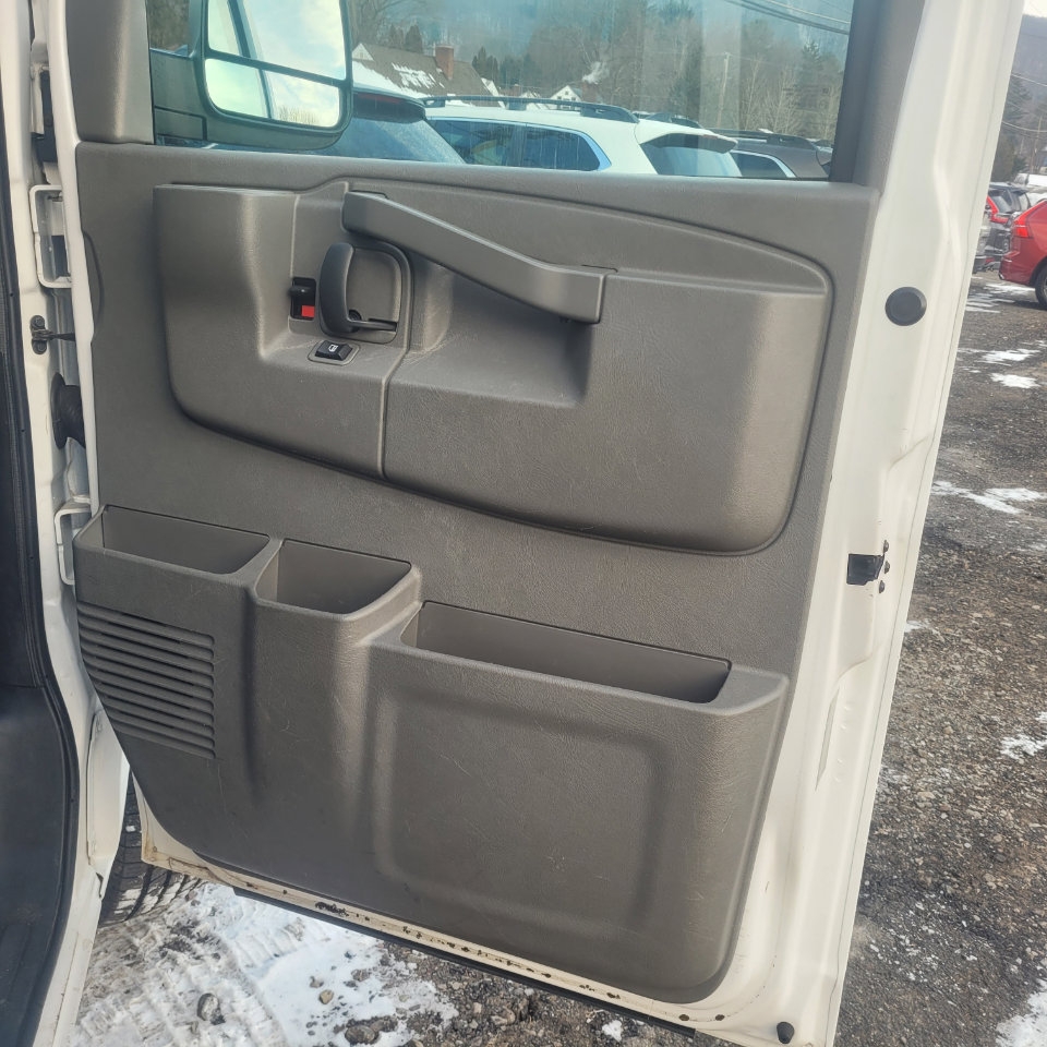 Used 2016 Chevrolet Express 3500 LT w/ LT Preferred Equipment Group image 25