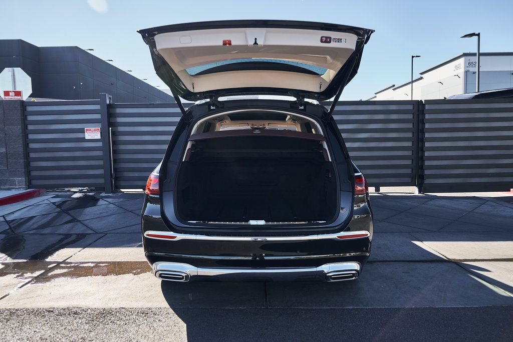 Used 2026 Mercedes-Benz Maybach GLS 600 4MATIC image 16