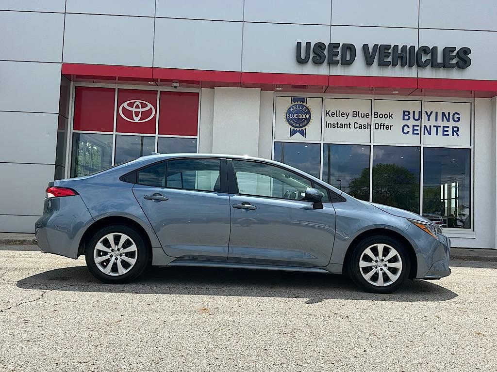 Used 2026 Toyota Corolla LE FWD image 7