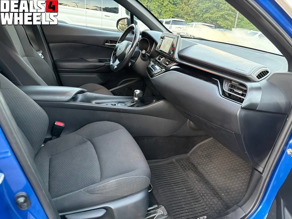 Used 2018 Toyota C-HR XLE FWD image 30