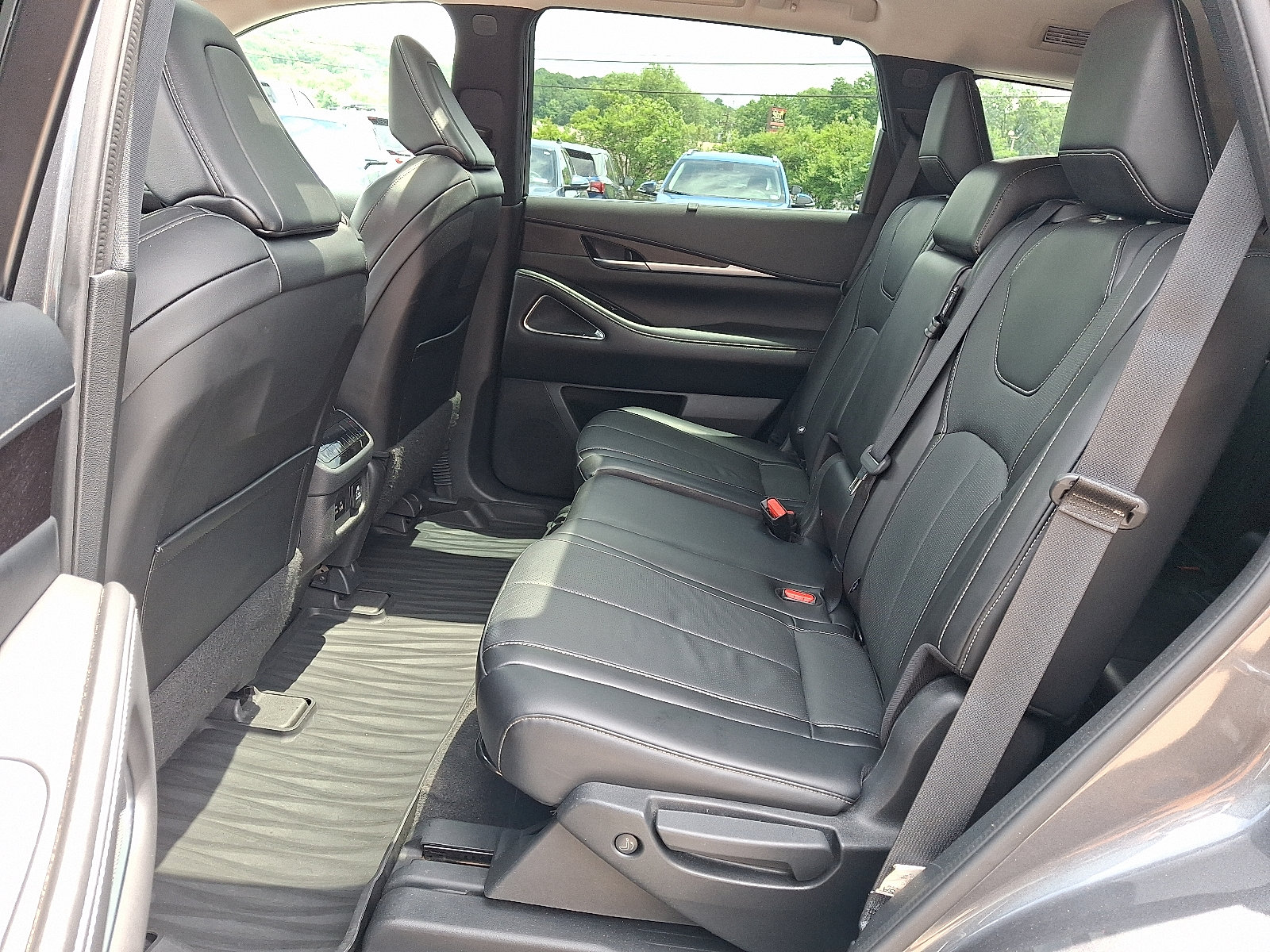 Used 2022 INFINITI QX60 Sensory w/ Cargo Package AWD/4WD image 11