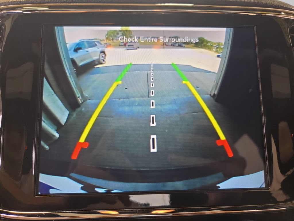 Used 2021 Jeep Grand Cherokee Laredo AWD/4WD image 27