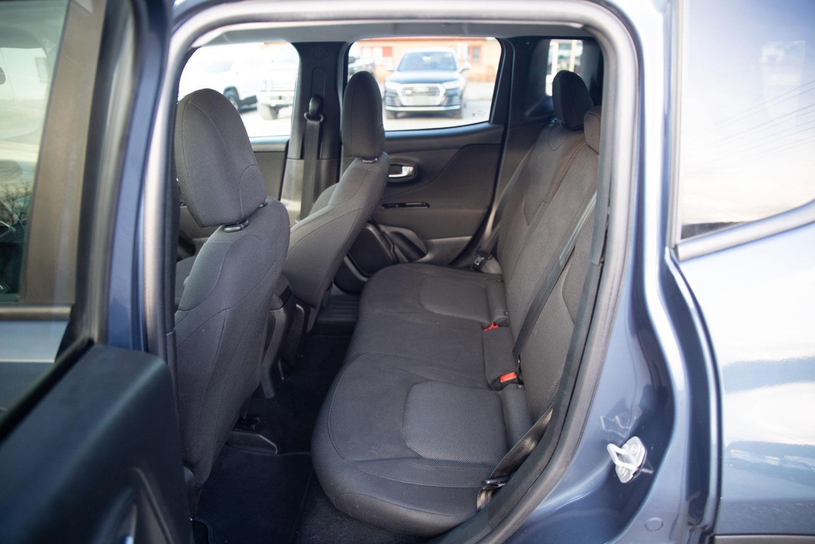 Used 2020 Jeep Renegade Sport w/ Sport Appearance Group image 23