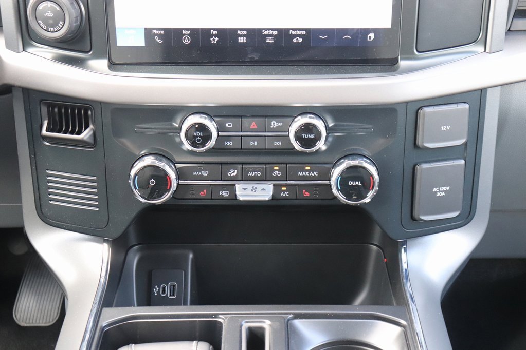 Used 2025 Ford F150 Lightning XLT image 24