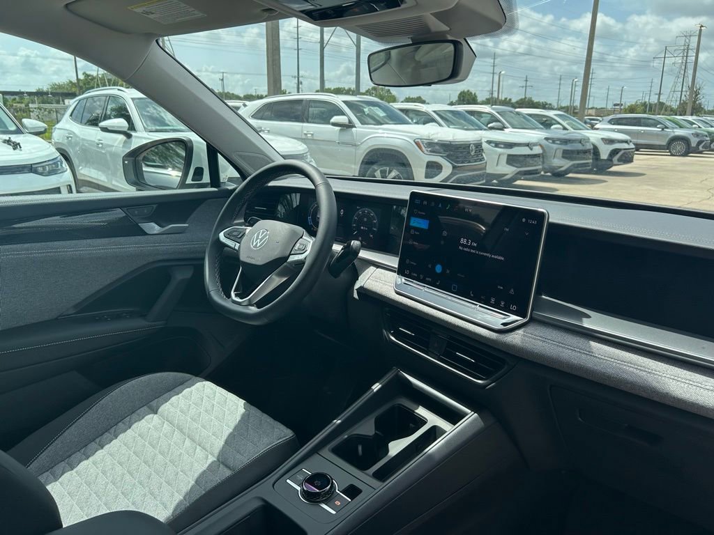 Used 2025 Volkswagen Tiguan S image 27