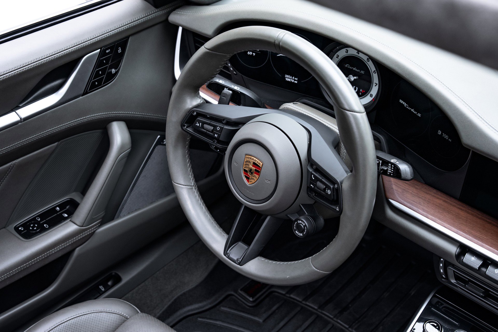 Used 2021 Porsche 911 Turbo S AWD/4WD image 33