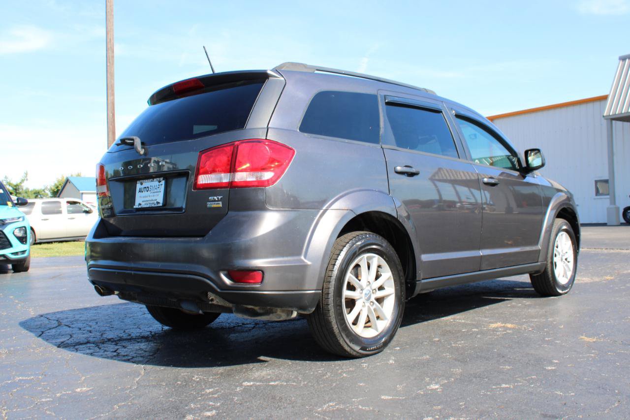Used 2016 Dodge Journey SXT w/ Comfort/Convenience Group FWD image 4