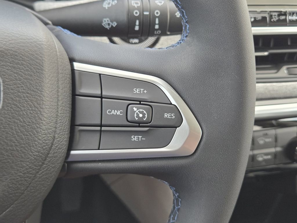 Used 2022 Jeep Compass Latitude FWD image 27