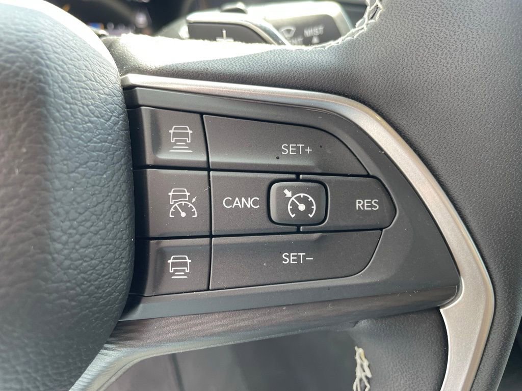 New 2025 Jeep Grand Cherokee Altitude image 27