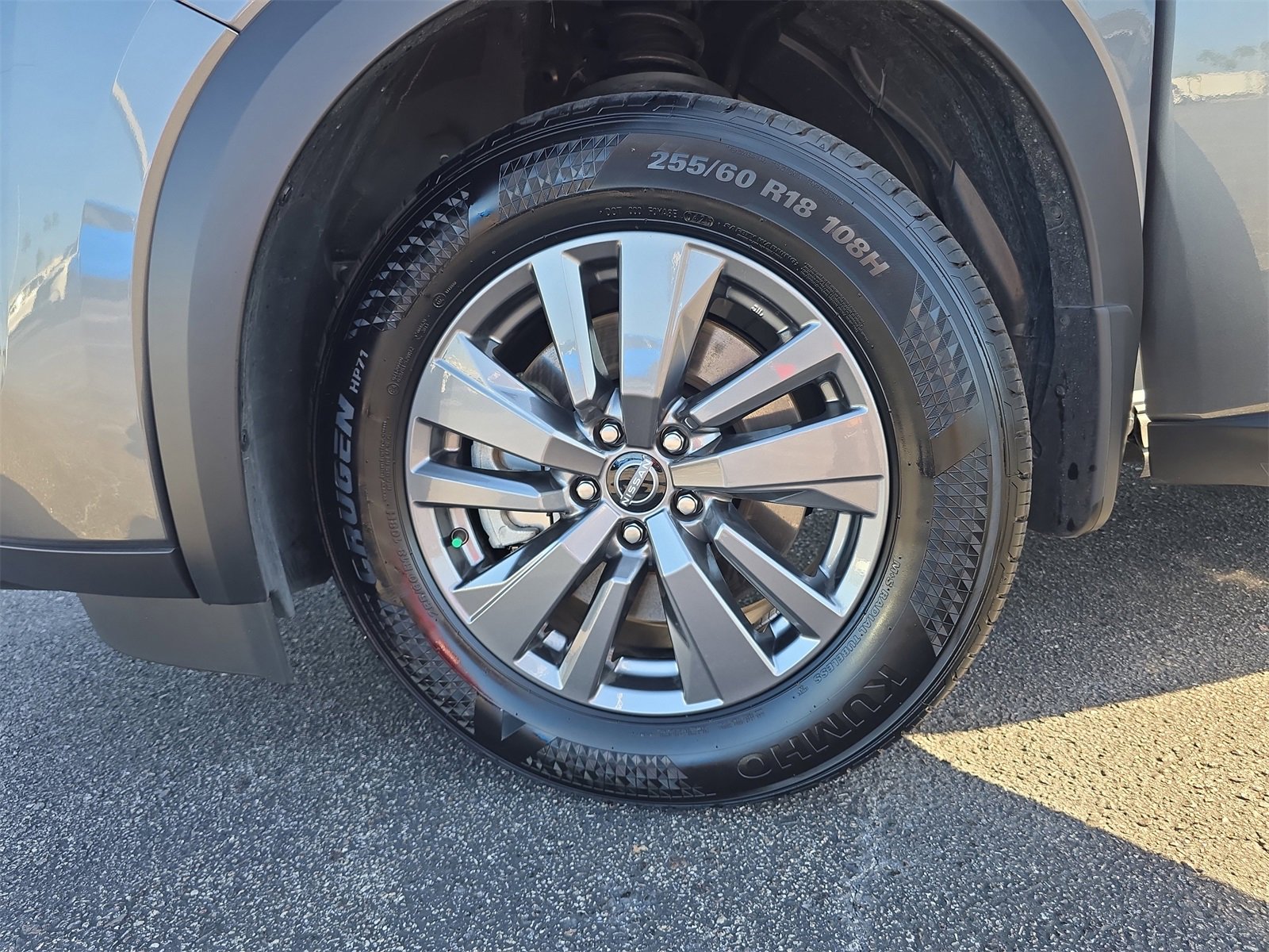 Used 2025 Nissan Pathfinder SV image 28