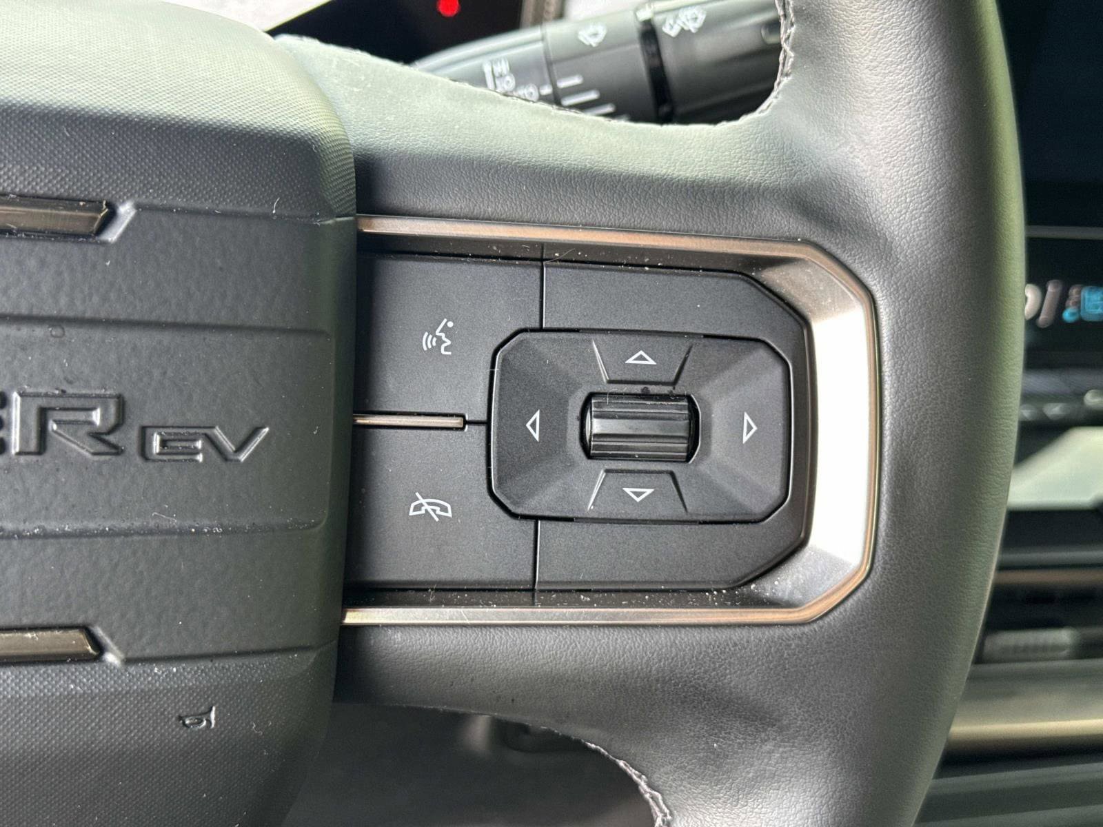 Used 2025 GMC Hummer EV 3X AWD/4WD image 32