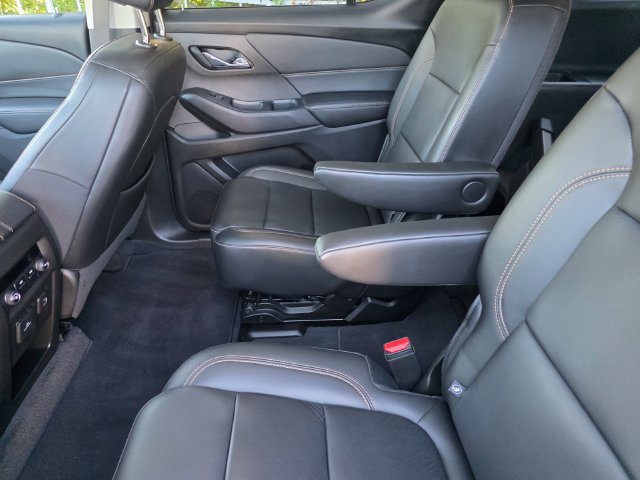 Certified 2021 Chevrolet Traverse LT w/ LT Premium Package FWD image 13