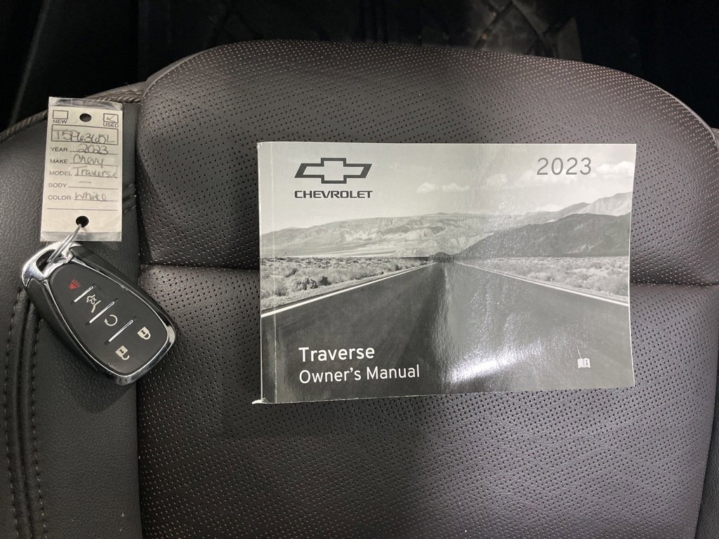 Used 2023 Chevrolet Traverse High Country image 32