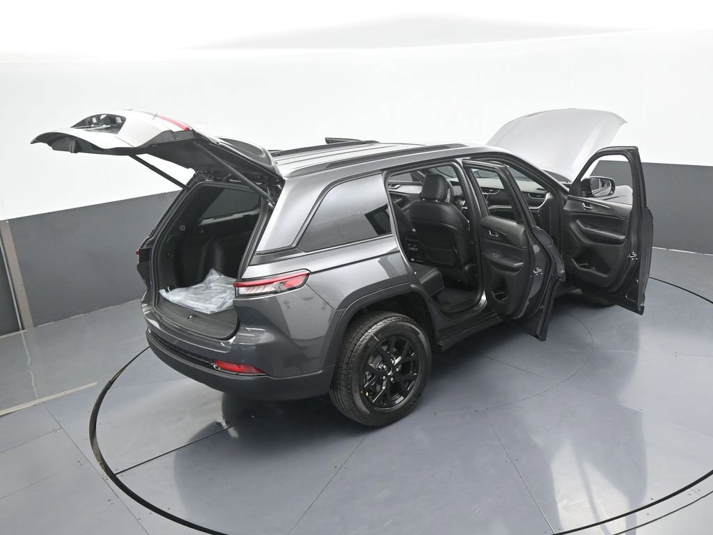 New 2025 Jeep Grand Cherokee Altitude image 62