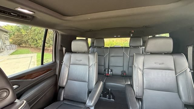 Used 2023 Cadillac Escalade ESV Premium Luxury AWD/4WD image 14