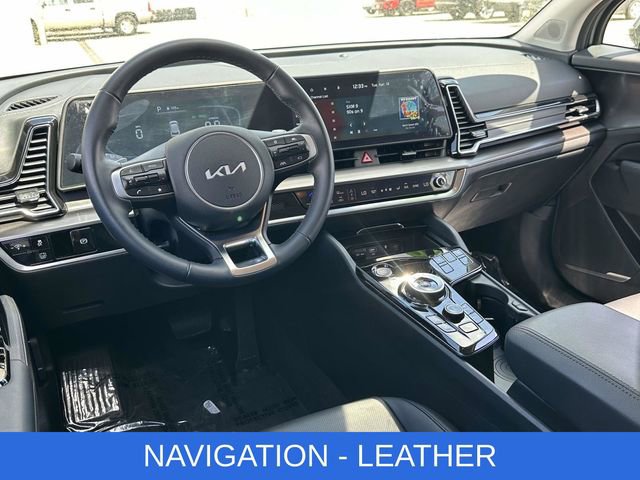 Used 2025 Kia Sportage EX image 2