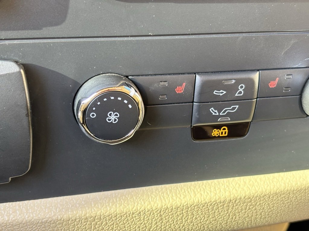 Used 2016 Ford Expedition Limited w/ Equipment Group 301A image 20