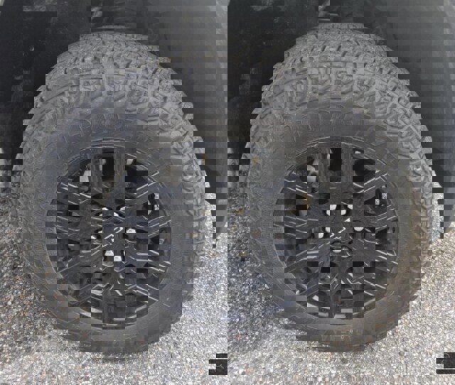 Used 2024 Chevrolet Colorado Trail Boss w/ Advanced Trailering Package image 6