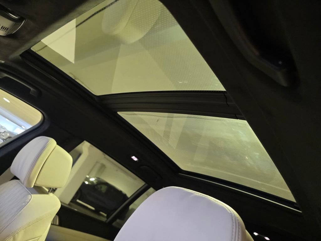 New 2026 BMW ALPINA XB7 AWD/4WD image 10