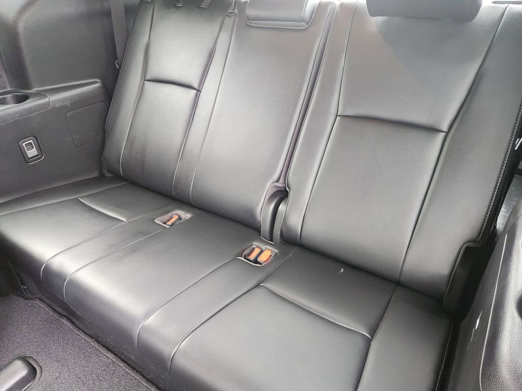 Used 2021 Toyota Highlander XSE FWD image 32