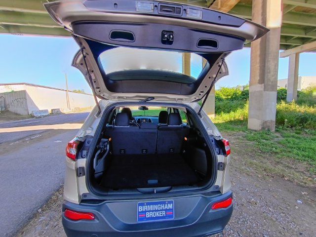 Used 2014 Jeep Cherokee Sport FWD image 64
