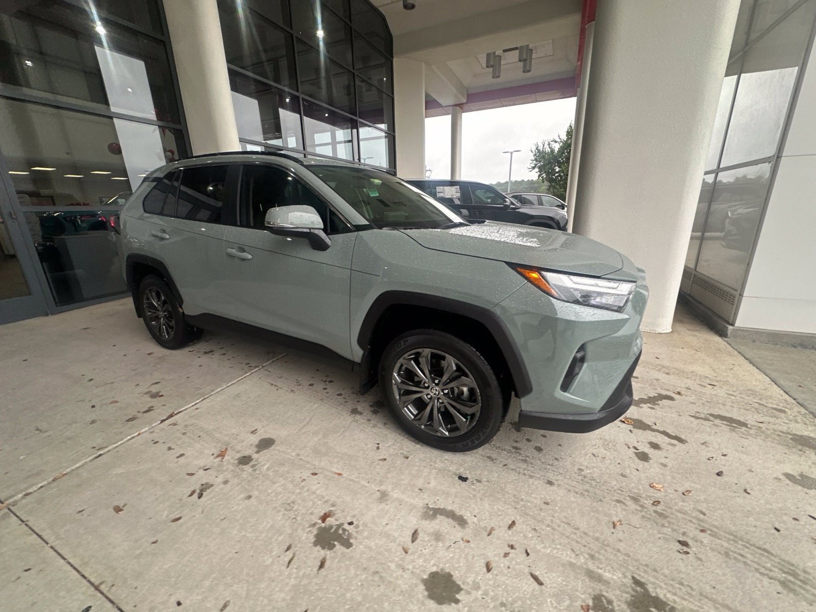 Used 2023 Toyota RAV4 XLE Premium AWD/4WD image 19