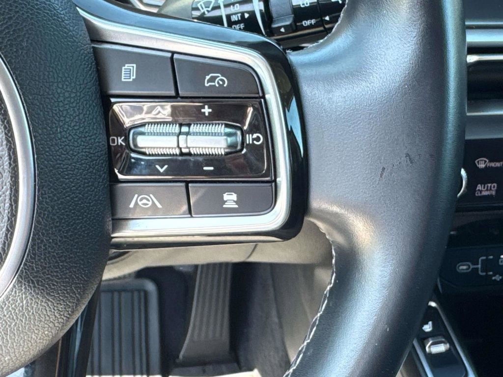 Used 2025 Kia Sorento S w/ Panoramic Sunroof Package FWD image 23