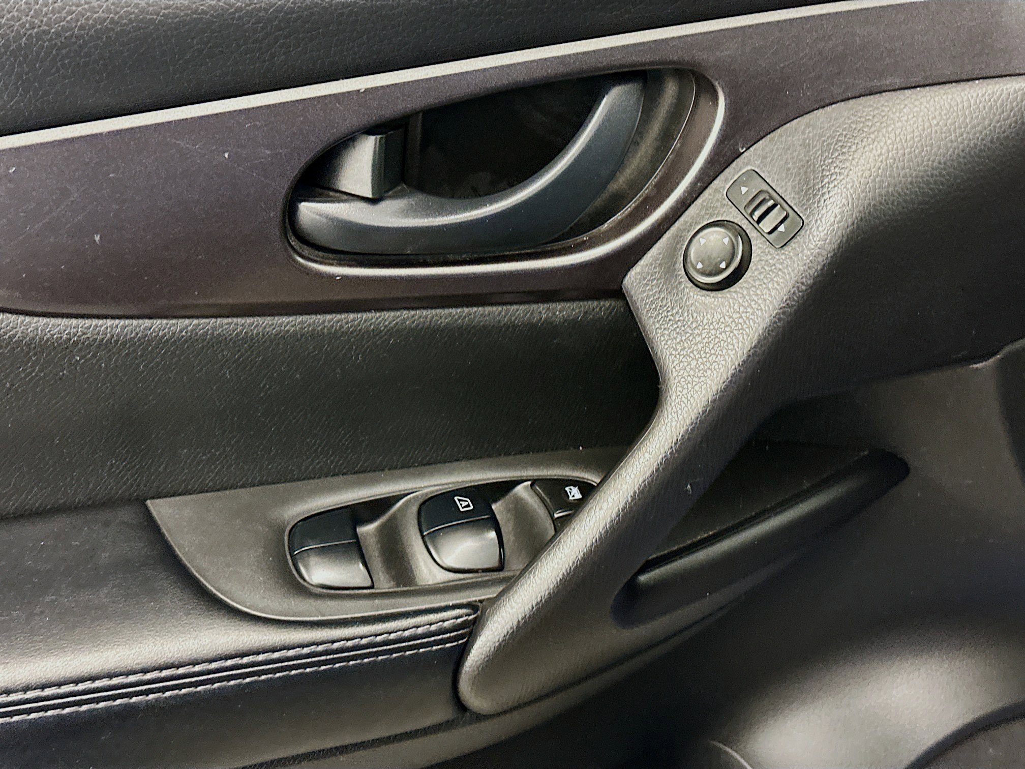 Used 2019 Nissan Rogue Sport S image 15