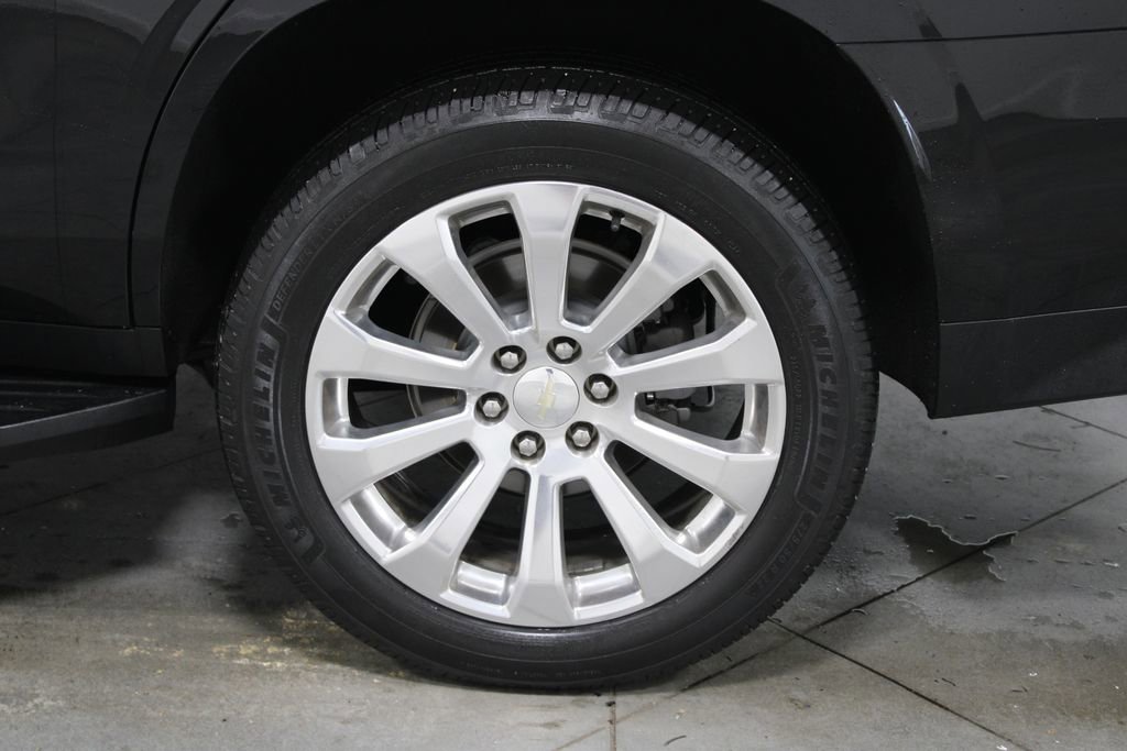 Used 2021 Chevrolet Tahoe Premier w/ Premium Package AWD/4WD image 18