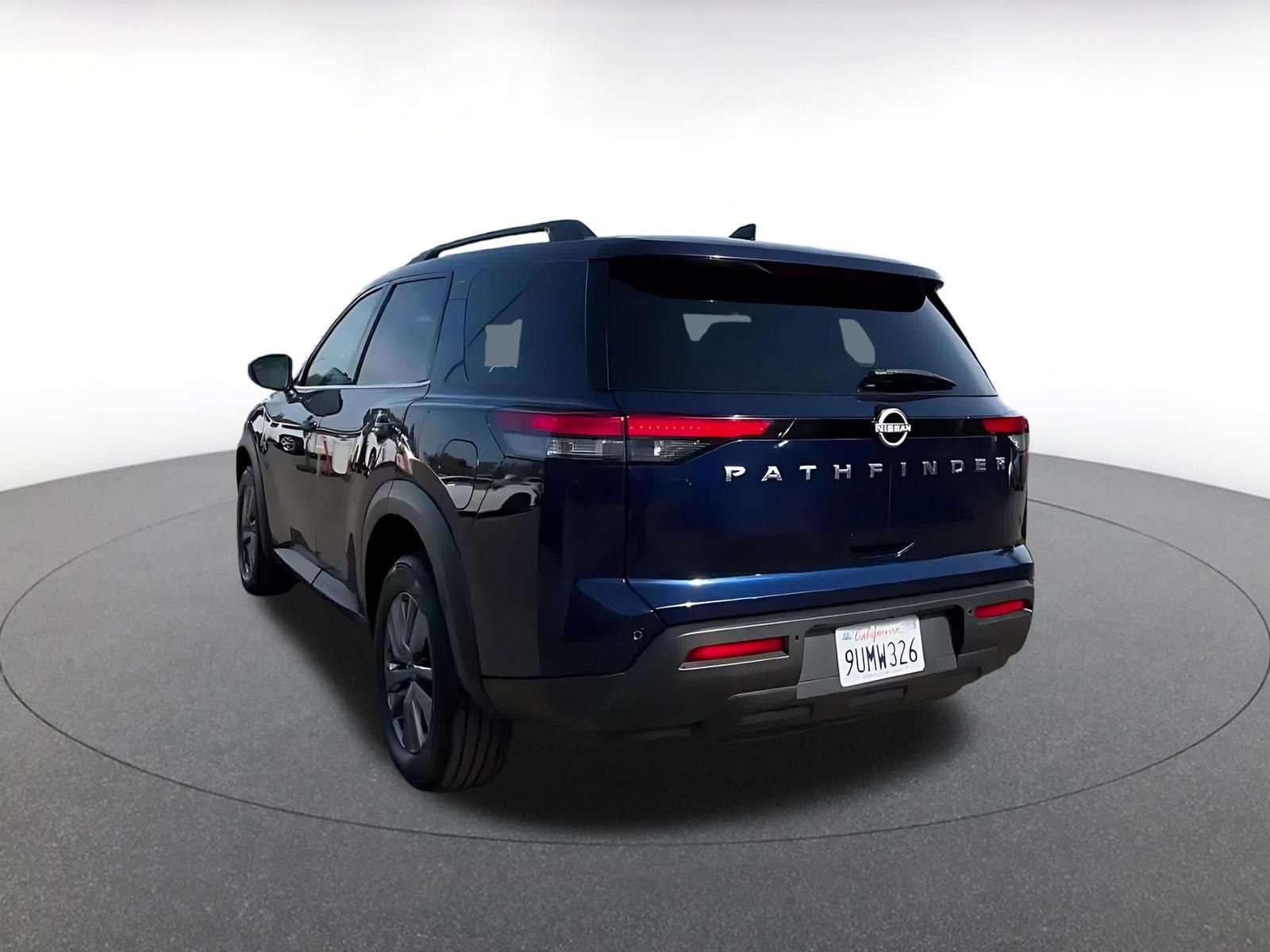 Used 2025 Nissan Pathfinder SV FWD image 9