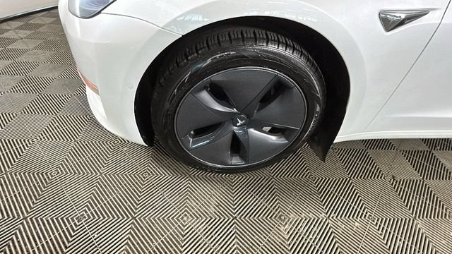 Used 2020 Tesla Model 3 Standard Range Plus RWD image 9