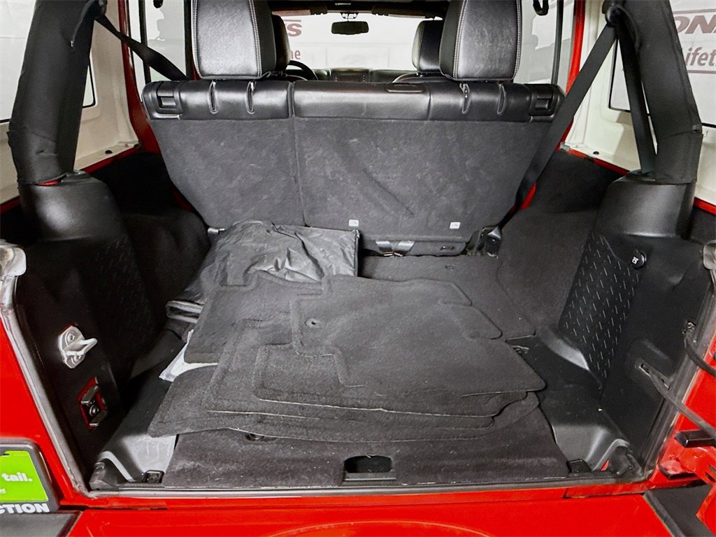 Used 2018 Jeep Wrangler Unlimited Sahara w/ Max Tow Package image 24